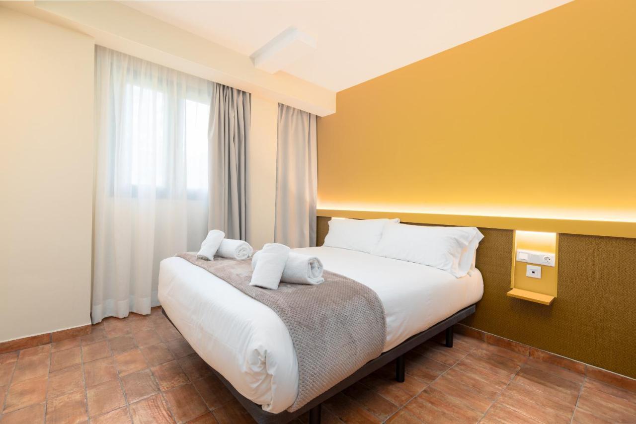 Apartamentos Las Ciencias K Valencia Luaran gambar