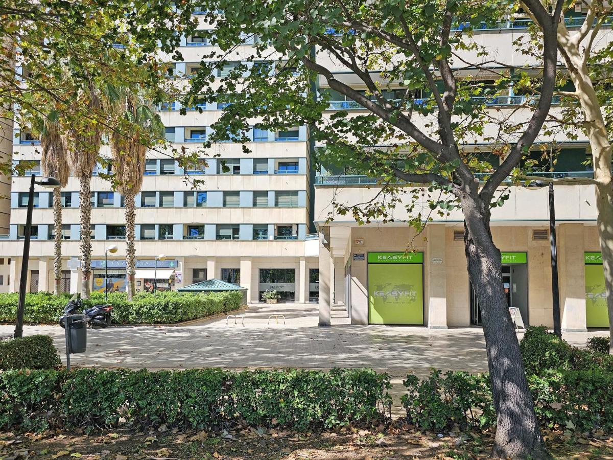 Apartamentos Las Ciencias K Valencia Luaran gambar