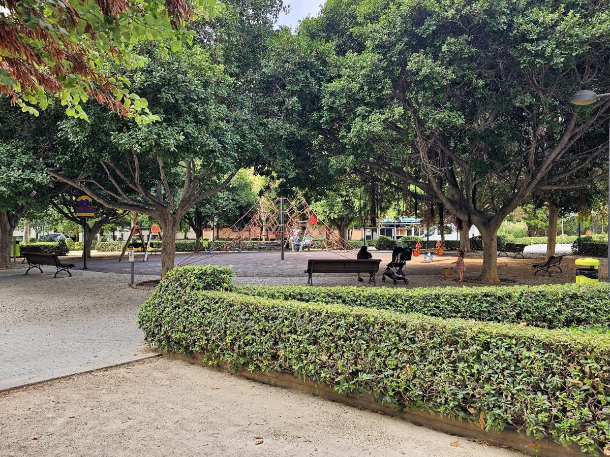 Apartamentos Las Ciencias K Valencia Luaran gambar