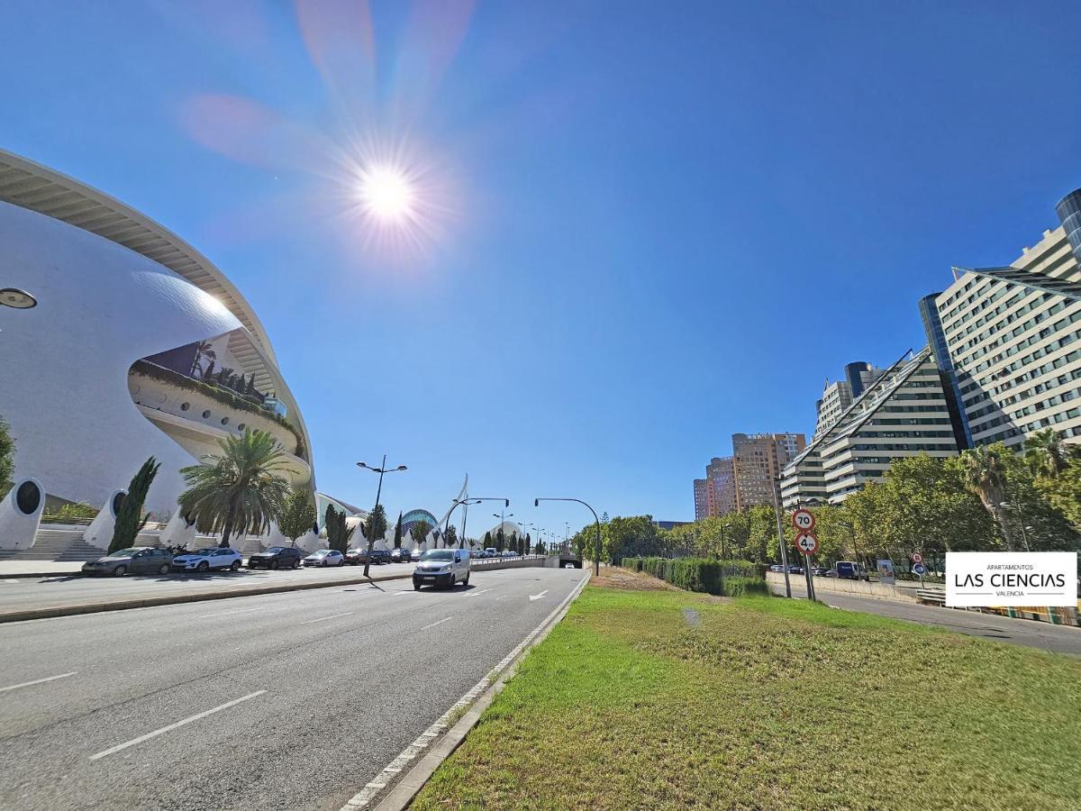 Apartamentos Las Ciencias K Valencia Luaran gambar