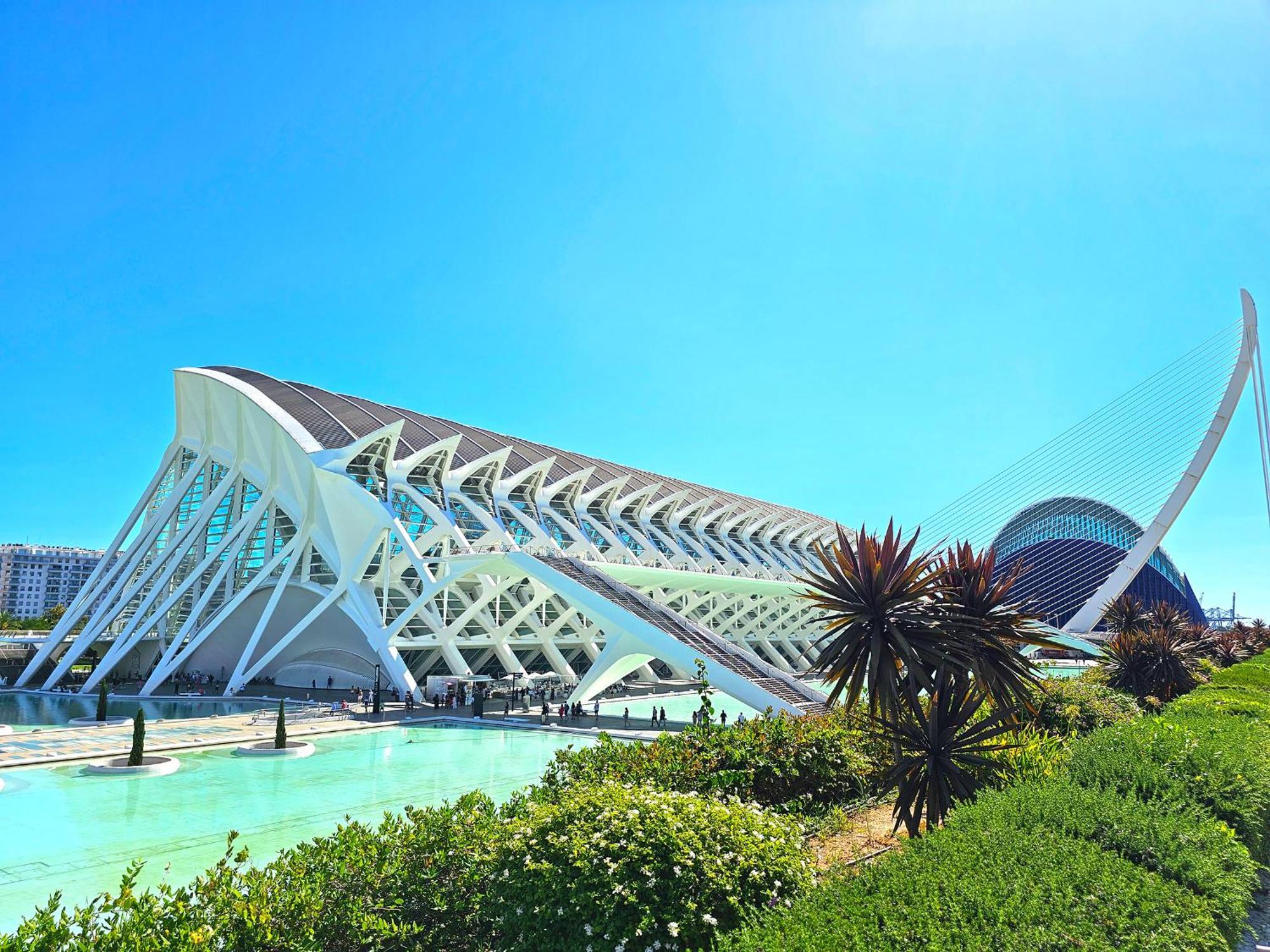 Apartamentos Las Ciencias K Valencia Luaran gambar